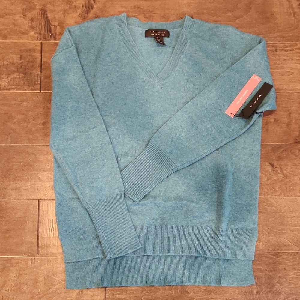 Tahari Women Teal V-Neck Sweater